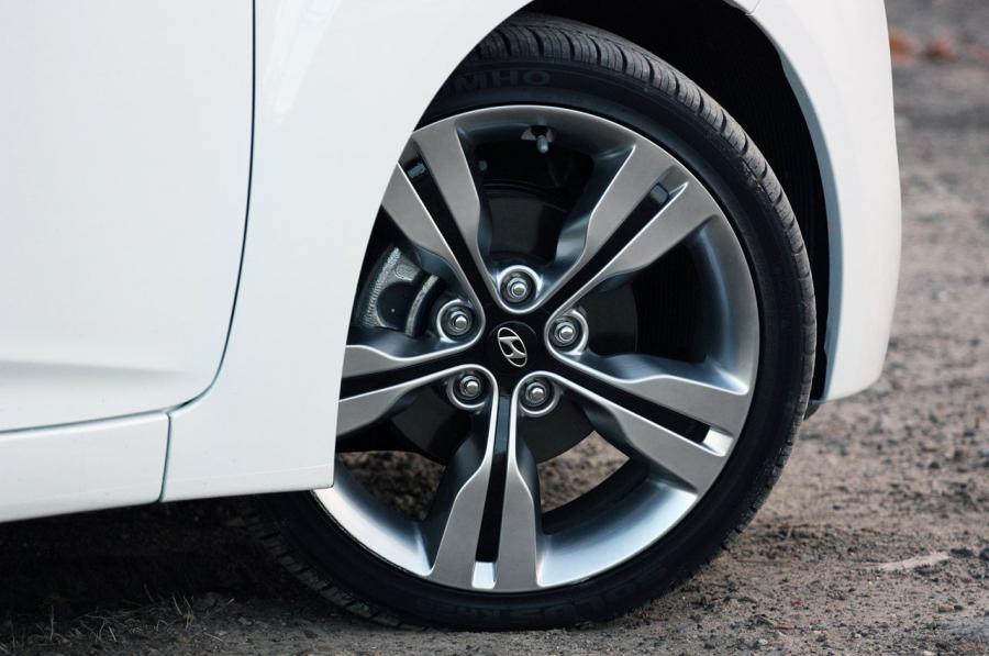  Hyundai Veloster 2011 года  (фото 137 из 184)